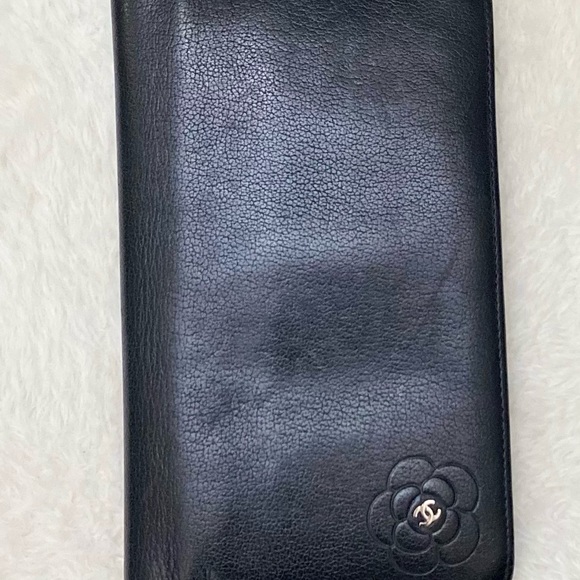 CHANEL Camellia CC Leather Checkbook / Wallet - Picture 12 of 12